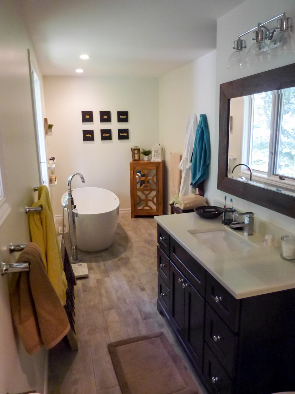 Stonewood 42&quot; Vanity in Espresso with Dover White Quartz Top and Chrome Single Hole Basin Faucet 